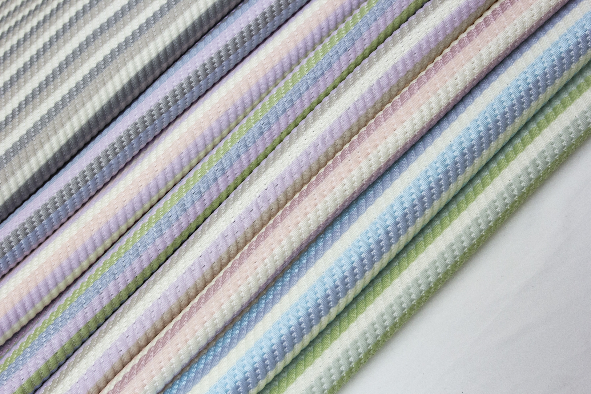 Băng lạnh 45% polyethylene. 0.5% thun. 54.5% Polyester. 200cm x 400gsm. 1kg ~ 1.2 m SW